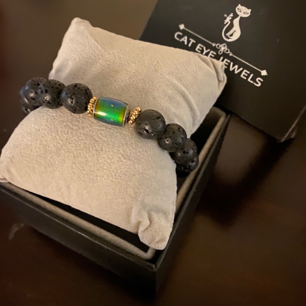 Lava Stone Mood Bracelet | Black Beaded Stretch Bracelet w/ Gift Box | Unisex - Picture 3 of 3